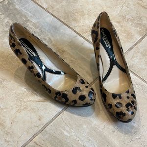 Leopard pumps